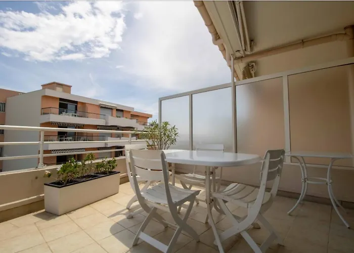 Bright Cocoon With Terrace And Sea View