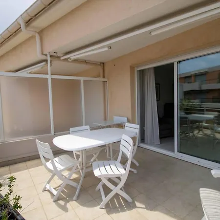Bright Cocoon With Terrace And Sea View Apartamento Saint-Raphaël Exterior foto