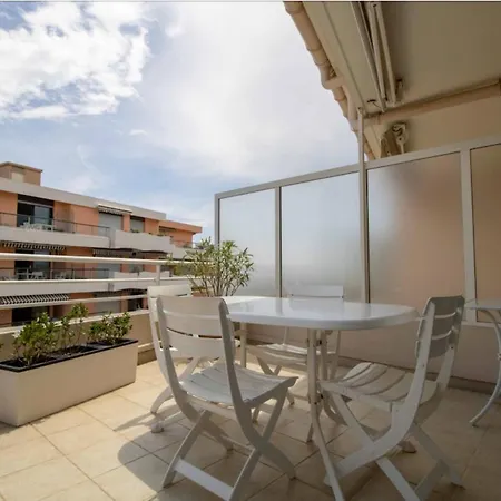 Bright Cocoon With Terrace And Sea View Apartamento Saint-Raphaël Exterior foto
